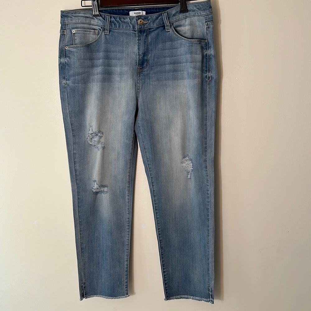 NWOT Kenzie Jeans Luxe Slim High Rise Light Wash Fray Hem Ripped Distressed Sz32